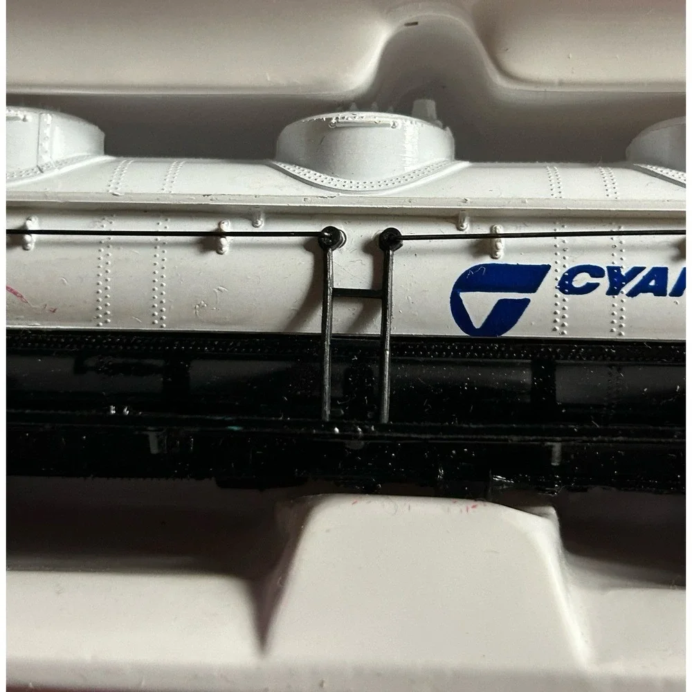 Bachmann HO Scale Tanker Car Tanker Car Cyanamid Train Pre-owned - Picture 6 of 8